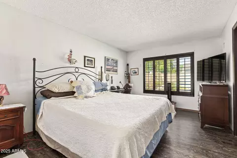 Bedroom - 1034 E Sequoia Dr, Phoenix, AZ 85024 photo 1 of 5