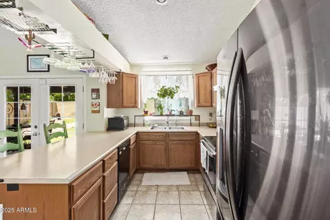 Kitchen - 1034 E Sequoia Dr, Phoenix, AZ 85024 photo 3 of 3