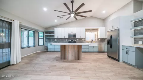 19055 N 5th Ave, Phoenix, AZ 85027