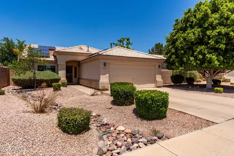 Exterior - 444 W Comstock Ct, Gilbert, AZ 85233 photo 4 of 8