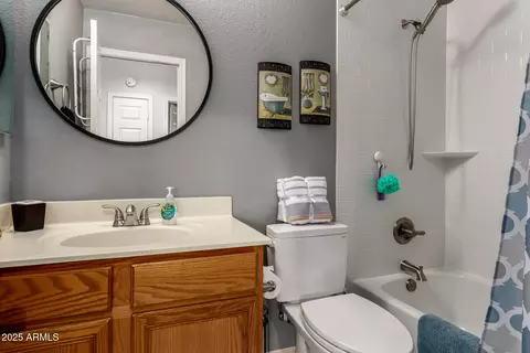 Bath - 444 W Comstock Ct, Gilbert, AZ 85233 photo 4 of 4