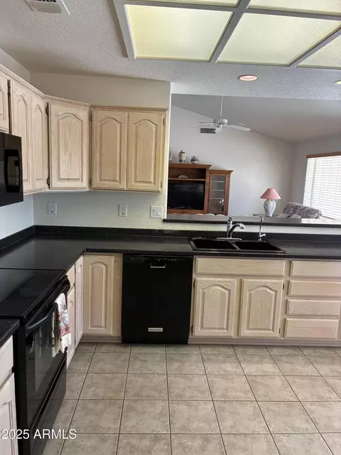 Kitchen - 11360 E Monte Cir, Mesa, AZ 85209 photo 3 of 3