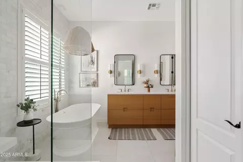 Bath - 3908 Elmwood St, Mesa, AZ 85205 photo 5 of 8