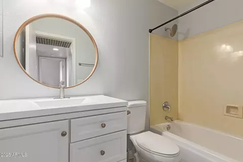 Bath - 1029 W Cantebria Dr, Gilbert, AZ 85233 photo 2 of 2