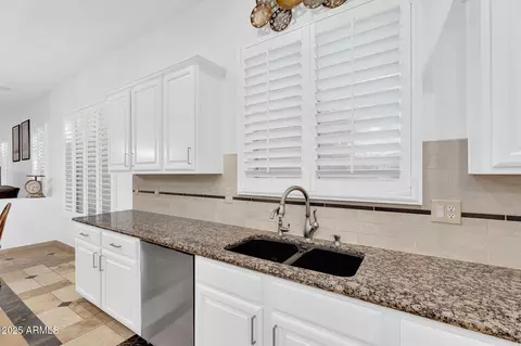 Kitchen - 4227 E Ravenswood Dr, Gilbert, AZ 85298 photo 5 of 5