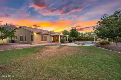 Exterior - 4227 E Ravenswood Dr, Gilbert, AZ 85298 photo 3 of 25
