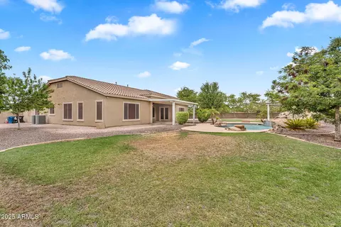 Exterior - 4227 E Ravenswood Dr, Gilbert, AZ 85298 photo 7 of 25
