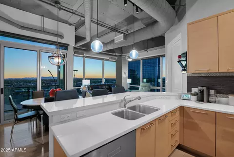 Kitchen - 1 E Lexington Ave #1309, Phoenix, AZ 85012 photo 1 of 5