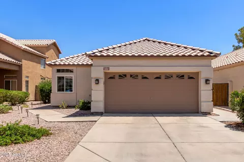 Exterior - 4311 E South Fork Dr, Phoenix, AZ 85044 photo 3 of 8