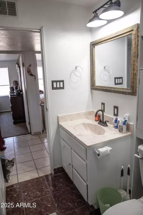 Bath - 108 Graham Dr, Bisbee, AZ 85603 photo 1 of 2