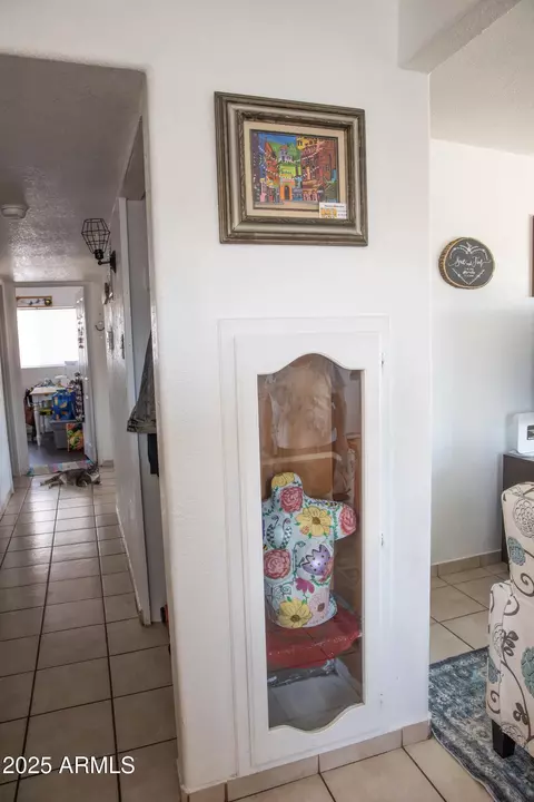 Entry Way - 108 Graham Dr, Bisbee, AZ 85603 photo 2 of 5