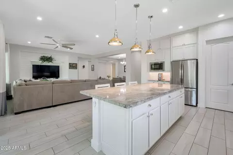 Kitchen - 2850 E Bellerive Dr, Gilbert, AZ 85298 photo 5 of 5
