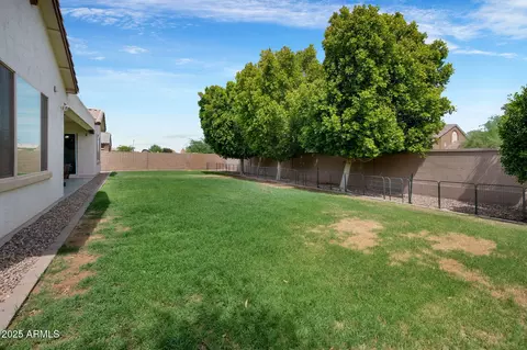 Exterior - 2850 E Bellerive Dr, Gilbert, AZ 85298 photo 5 of 7