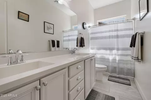 Bath - 2850 E Bellerive Dr, Gilbert, AZ 85298 photo 5 of 6