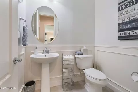 Bath - 2850 E Bellerive Dr, Gilbert, AZ 85298 photo 4 of 6
