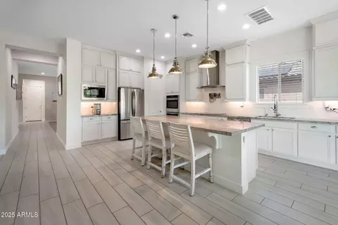 Kitchen - 2850 E Bellerive Dr, Gilbert, AZ 85298 photo 2 of 5
