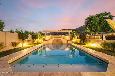 6743 W Lucia Dr, Peoria, AZ 85383