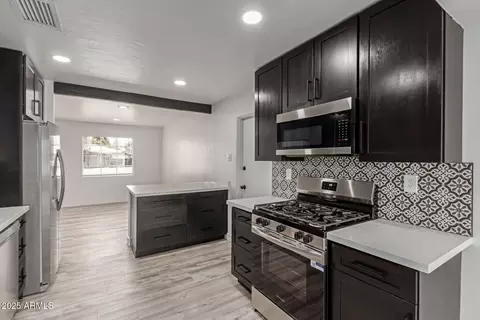 Kitchen - 2139 W Whitton Ave, Phoenix, AZ 85015 photo 2 of 3