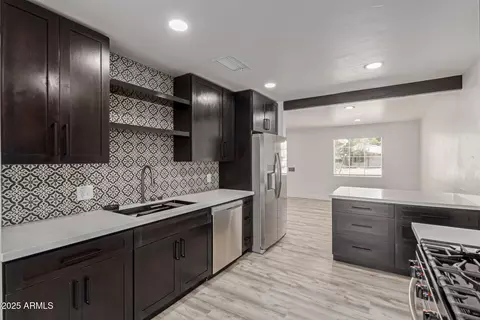 Kitchen - 2139 W Whitton Ave, Phoenix, AZ 85015 photo 3 of 3