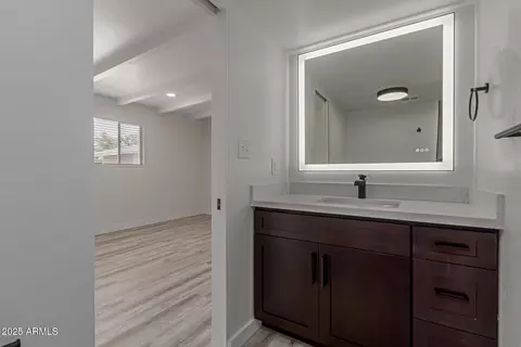 Bath - 2139 W Whitton Ave, Phoenix, AZ 85015 photo 3 of 6
