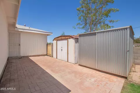 Exterior - 2139 W Whitton Ave, Phoenix, AZ 85015 photo 4 of 10