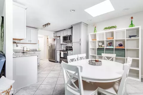 2207 W Marlette Ave, Phoenix, AZ 85015