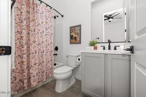 Bath - 11258 E Unity Ave, Mesa, AZ 85212 photo 2 of 5