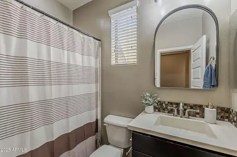 Bath - 3691 E Ficus Way, Gilbert, AZ 85298 photo 4 of 5