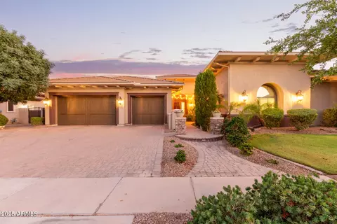 291 W Yellowstone Way, Chandler, AZ 85248