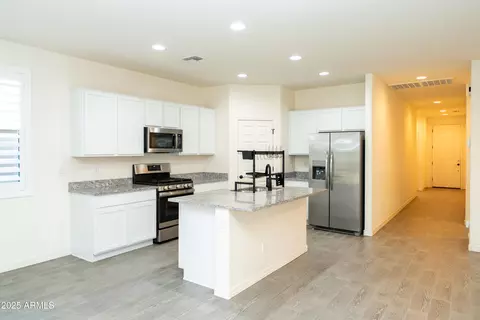 5730 W Odeum Ln, Phoenix, AZ 85043 photo 5