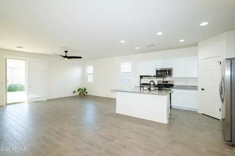 5730 W Odeum Ln, Phoenix, AZ 85043 photo 14