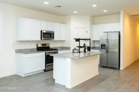 5730 W Odeum Ln, Phoenix, AZ 85043 photo 6