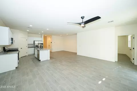 5730 W Odeum Ln, Phoenix, AZ 85043 photo 15