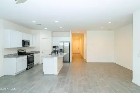 5730 W Odeum Ln, Phoenix, AZ 85043 photo 12