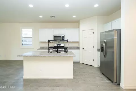5730 W Odeum Ln, Phoenix, AZ 85043 photo 7