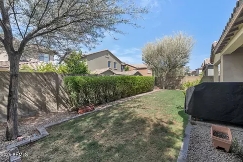 Exterior - 3923 E Rockingham Rd, Phoenix, AZ 85050 photo 5 of 7