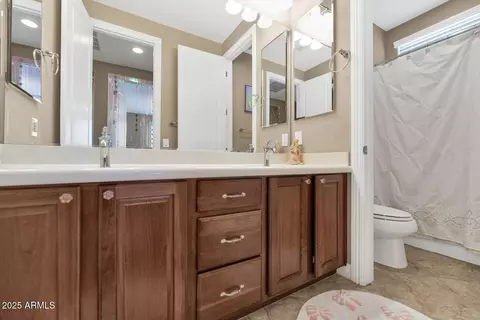 Bath - 3923 E Rockingham Rd, Phoenix, AZ 85050 photo 3 of 3