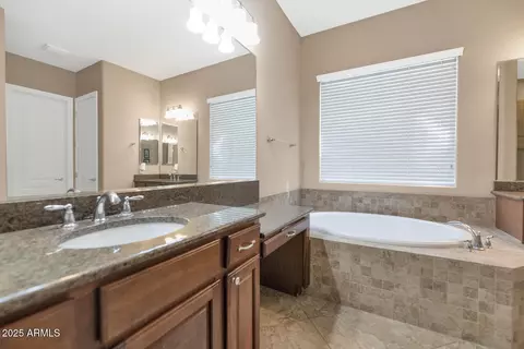 Bath - 3923 E Rockingham Rd, Phoenix, AZ 85050 photo 1 of 3