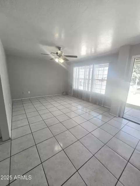 Living - 7553 W Montecito Ave, Phoenix, AZ 85033 photo 1 of 2