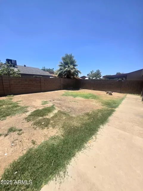 Exterior - 7553 W Montecito Ave, Phoenix, AZ 85033 photo 2 of 3