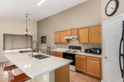 Kitchen - 4618 E South Fork Dr, Phoenix, AZ 85044 photo 3 of 3
