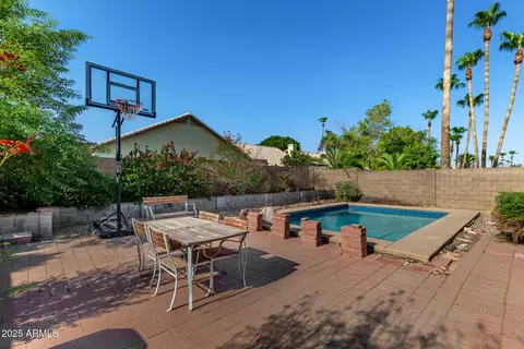 Exterior - 4618 E South Fork Dr, Phoenix, AZ 85044 photo 4 of 9