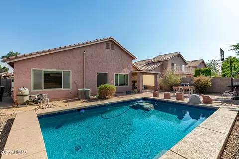 Exterior - 4618 E South Fork Dr, Phoenix, AZ 85044 photo 6 of 9