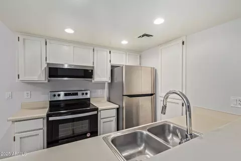 2228 E Campbell Ave #234, Phoenix, AZ 85016 photo 10