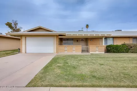 10816 W Hatcher Rd, Sun City, AZ 85351
