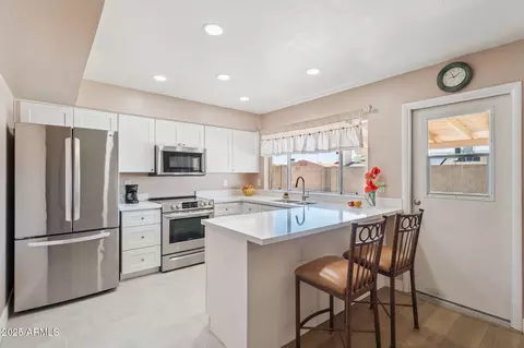 Kitchen - 3937 W Sweetwater Ave, Phoenix, AZ 85029 photo 1 of 3