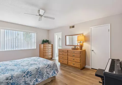 Bedroom - 3937 W Sweetwater Ave, Phoenix, AZ 85029 photo 1 of 4
