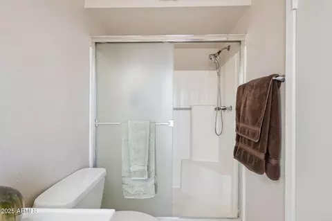 Bath - 3937 W Sweetwater Ave, Phoenix, AZ 85029 photo 2 of 3