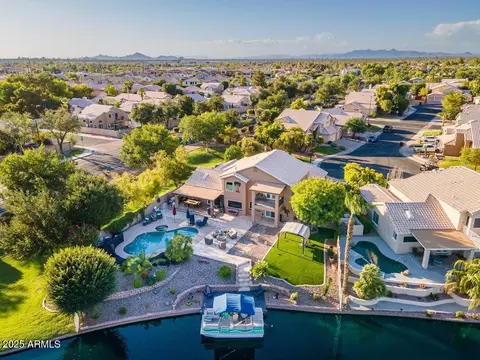 936 S Paradise Dr, Gilbert, AZ 85233 photo 5