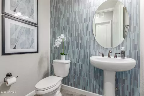 Bath - 9047 E Indigo St, Mesa, AZ 85207 photo 1 of 5